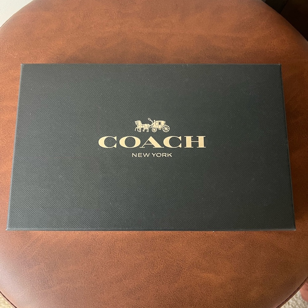 NWT Coach Glittering Gold Passport Holder and Luggage Tag Set MSRP *175.00 - Picture 5 of 6
